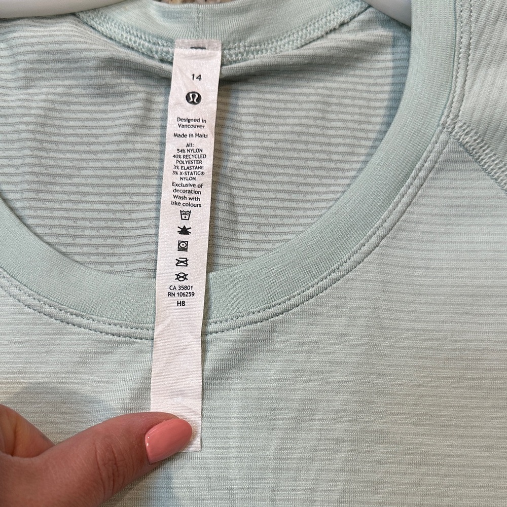 Lululemon Swiftly Tech Short Sleeve Shirt 2.0
Delicate Mint Women’s 14 Running - Picture 7 of 10